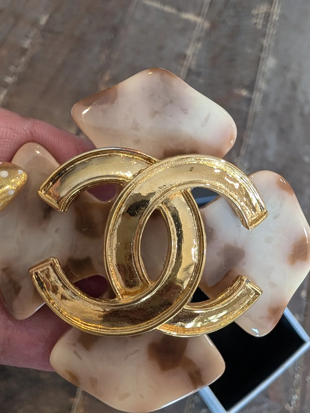 CHANEL excellent pre